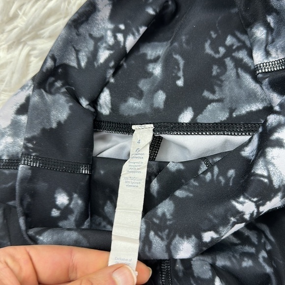 Lululemon Wunder Under Crop (Hi-Rise) Dusk Dye White Black - Picture 3 of 7